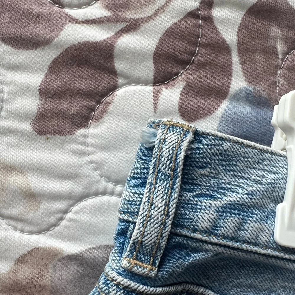 American Eagle High Rise Ripped Mom Jeans - Picture 7 of 7